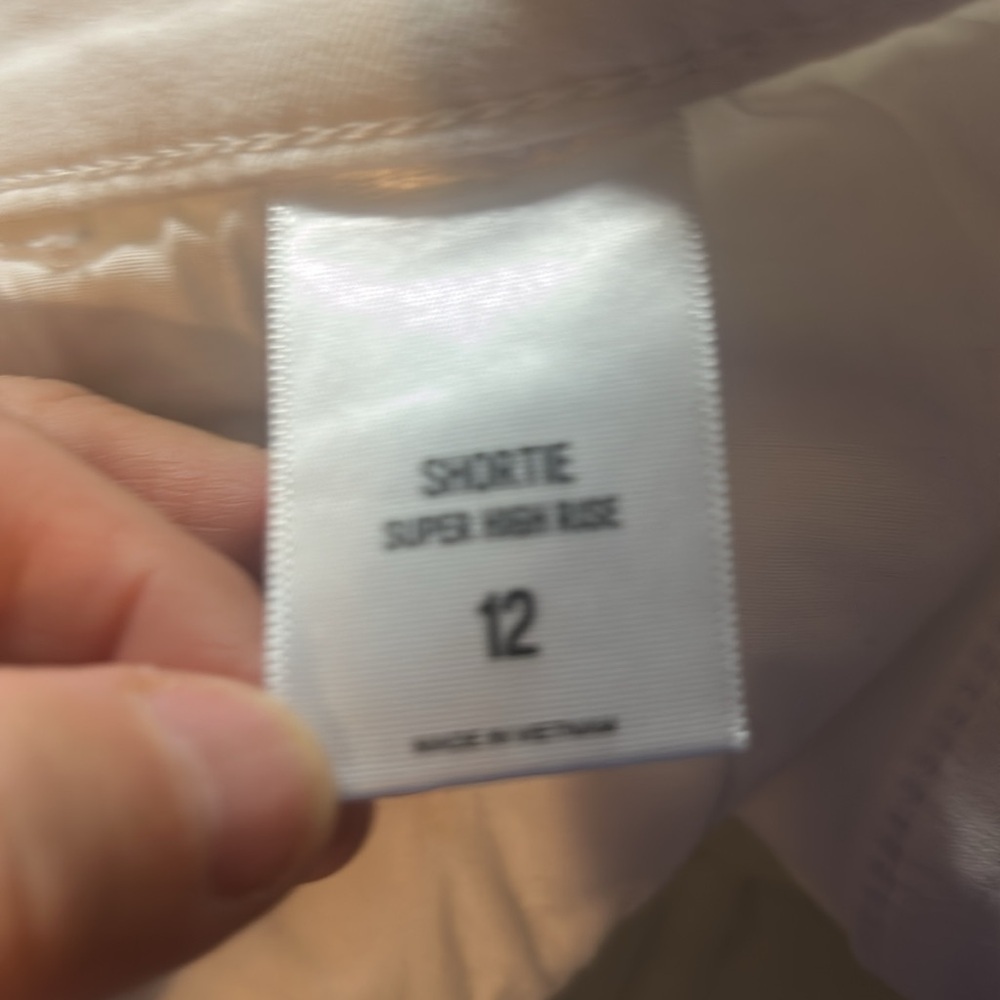 Express Shortie Super High Rise White Shorts Size 12 - Picture 4 of 4